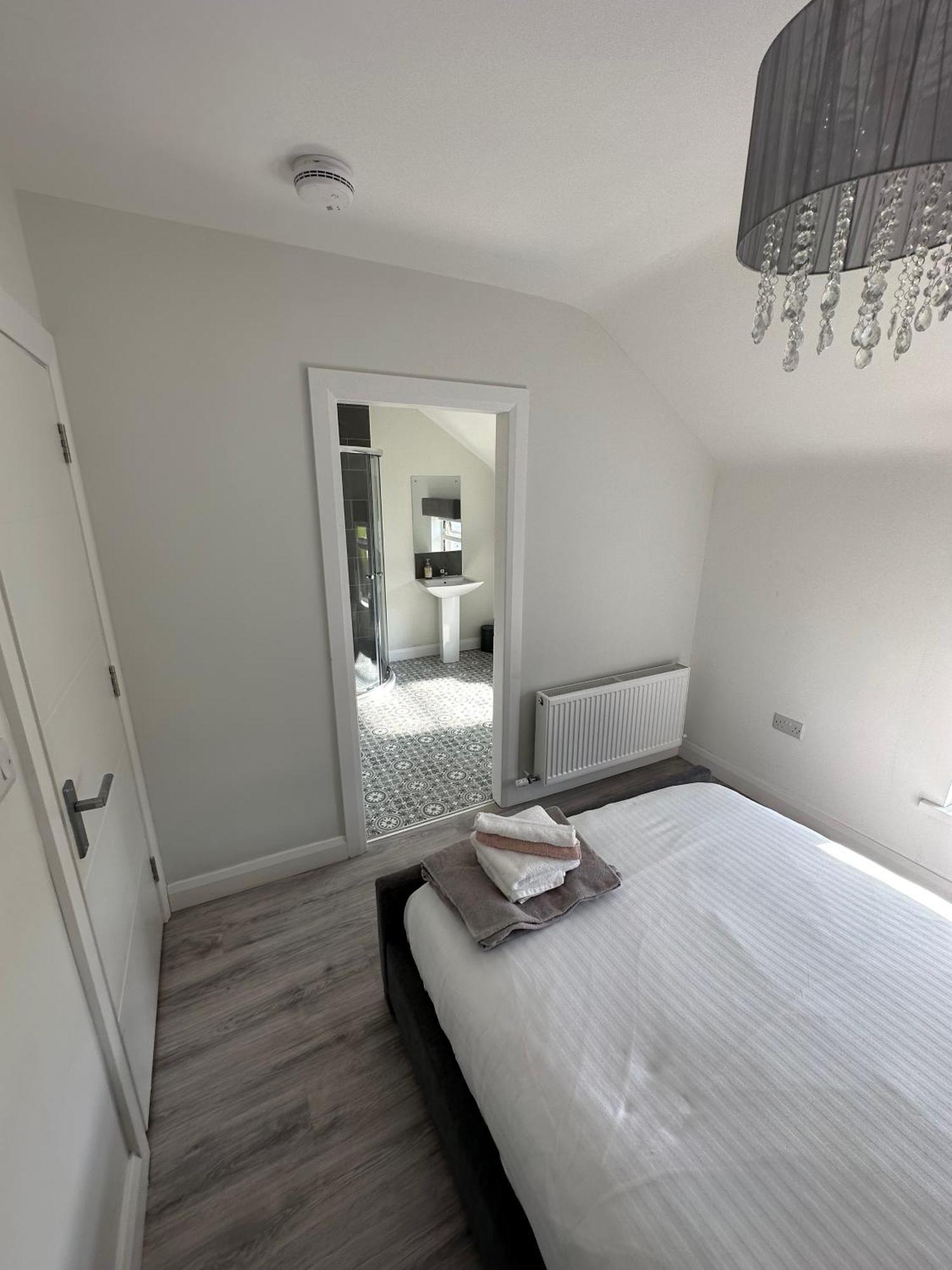 Westland Suites - Stylish, Modern, Elegant, Central Apartments A 伦敦德里 外观 照片