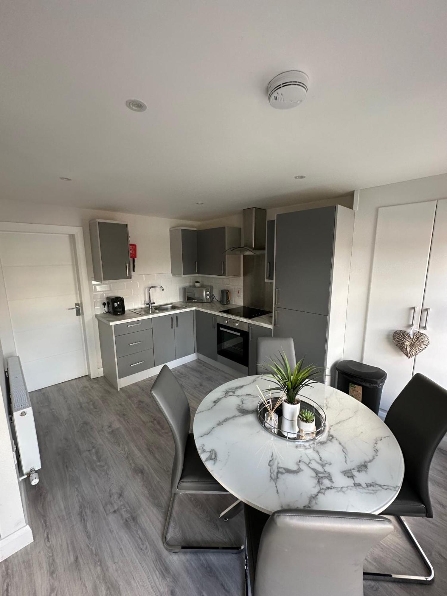 Westland Suites - Stylish, Modern, Elegant, Central Apartments A 伦敦德里 外观 照片