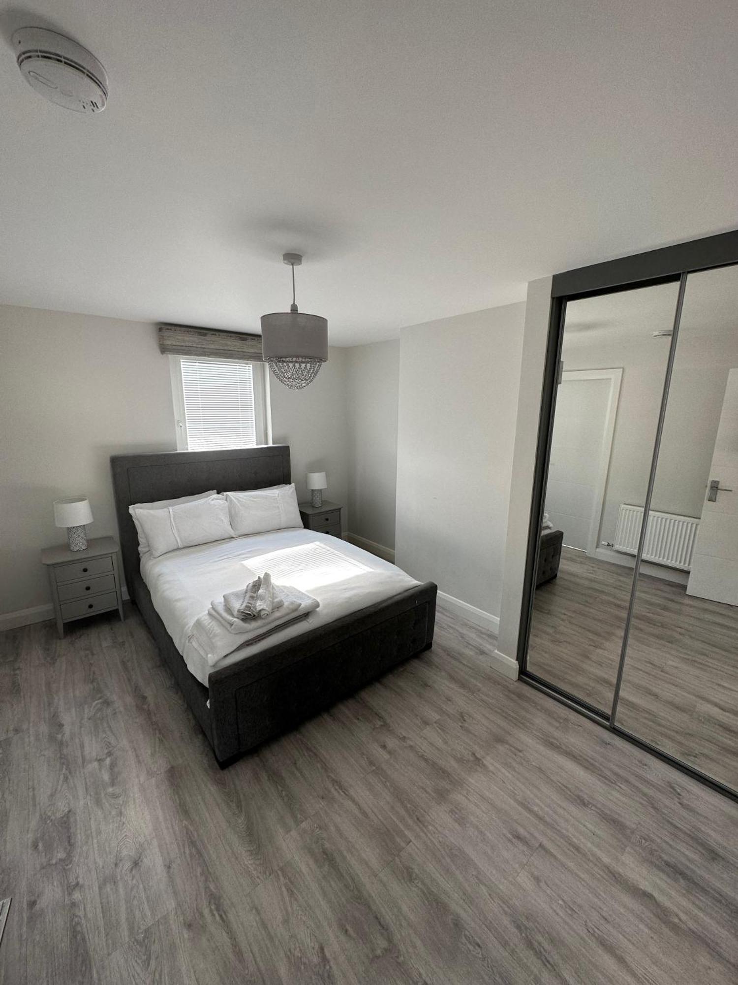 Westland Suites - Stylish, Modern, Elegant, Central Apartments A 伦敦德里 外观 照片